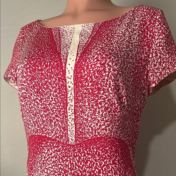ESCADA orchid print silk sheath dress short Sleeve lined Size 36 (6) - Picture 6 of 15